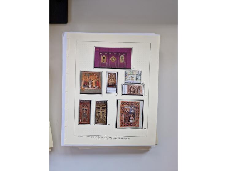 Eastern Europe: 1918/2021, extensive mint never hinged worldwide collection with many thematic stamps and souvenir sheets on 