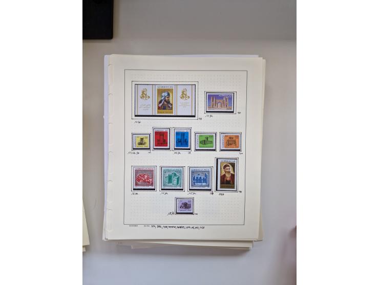 Eastern Europe: 1918/2021, extensive mint never hinged worldwide collection with many thematic stamps and souvenir sheets on 