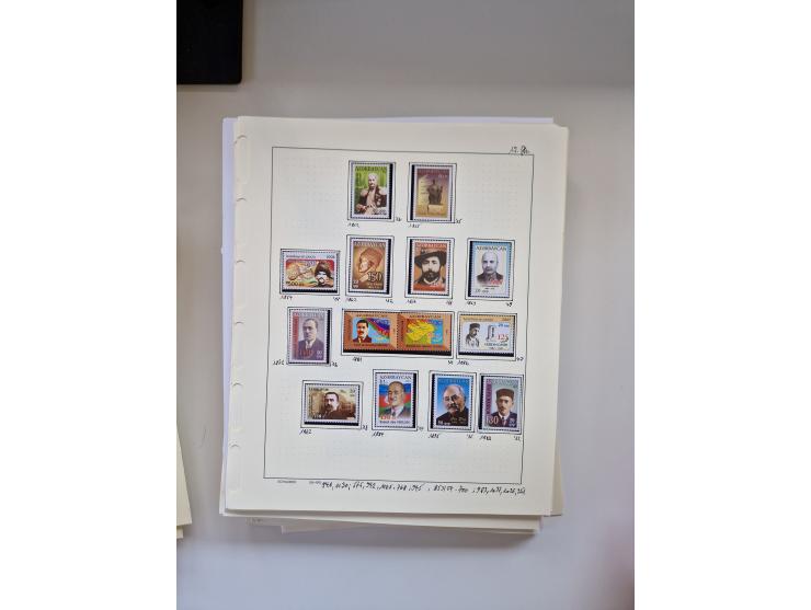 Eastern Europe: 1918/2021, extensive mint never hinged worldwide collection with many thematic stamps and souvenir sheets on 