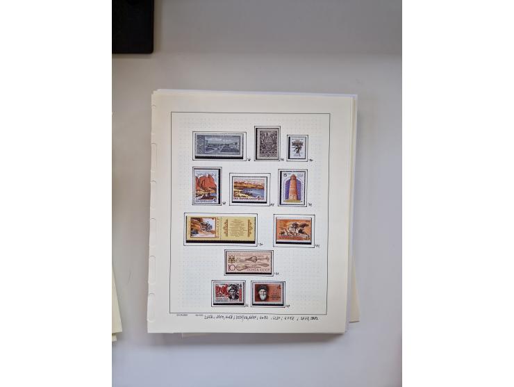 Eastern Europe: 1918/2021, extensive mint never hinged worldwide collection with many thematic stamps and souvenir sheets on 