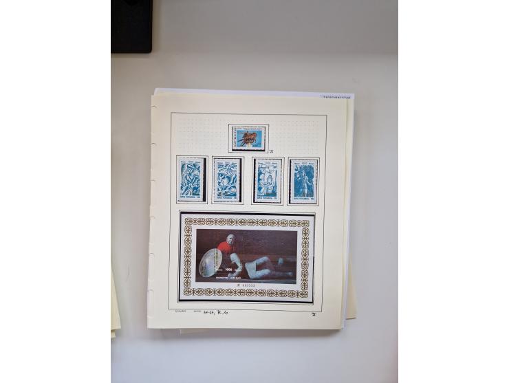 Eastern Europe: 1918/2021, extensive mint never hinged worldwide collection with many thematic stamps and souvenir sheets on 