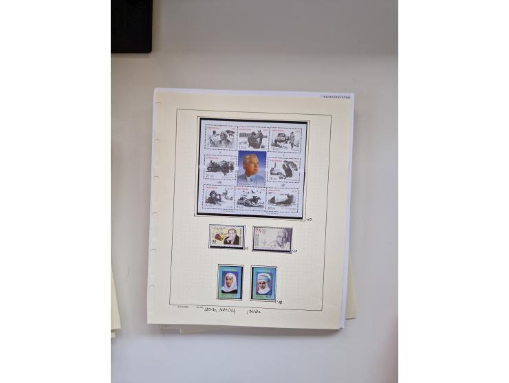 Eastern Europe: 1918/2021, extensive mint never hinged worldwide collection with many thematic stamps and souvenir sheets on 