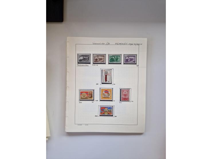 Eastern Europe: 1918/2021, extensive mint never hinged worldwide collection with many thematic stamps and souvenir sheets on 