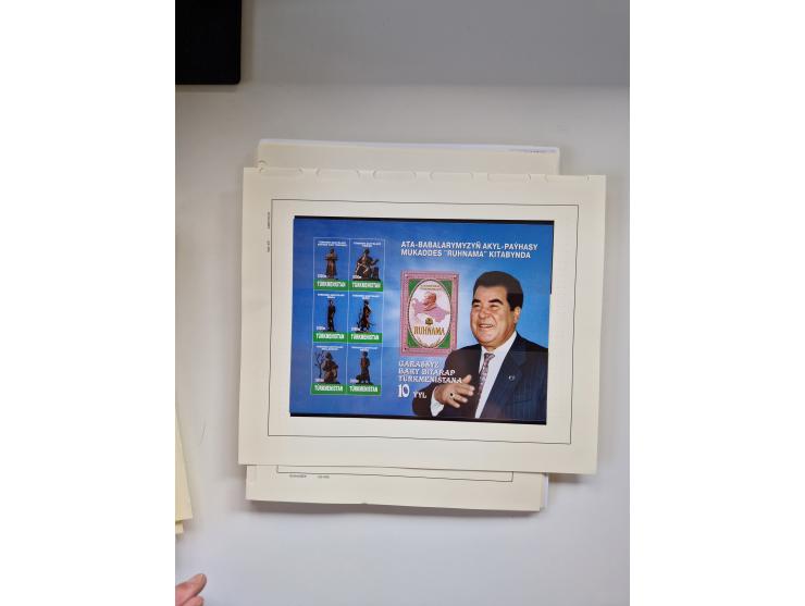 Eastern Europe: 1918/2021, extensive mint never hinged worldwide collection with many thematic stamps and souvenir sheets on 