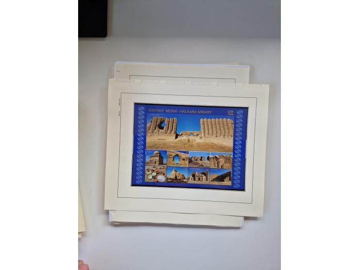 Eastern Europe: 1918/2021, extensive mint never hinged worldwide collection with many thematic stamps and souvenir sheets on 