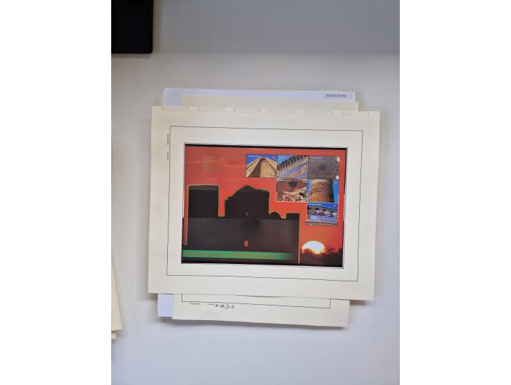 Eastern Europe: 1918/2021, extensive mint never hinged worldwide collection with many thematic stamps and souvenir sheets on 