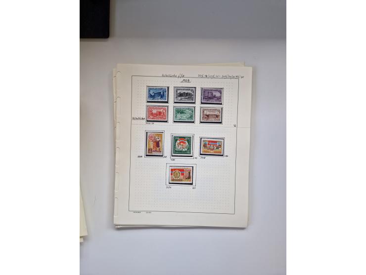 Eastern Europe: 1918/2021, extensive mint never hinged worldwide collection with many thematic stamps and souvenir sheets on 