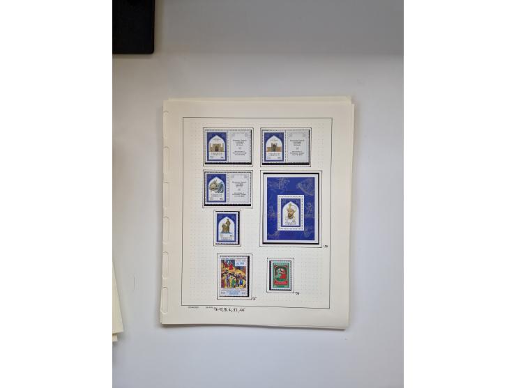 Eastern Europe: 1918/2021, extensive mint never hinged worldwide collection with many thematic stamps and souvenir sheets on 