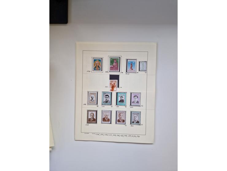 Eastern Europe: 1918/2021, extensive mint never hinged worldwide collection with many thematic stamps and souvenir sheets on 