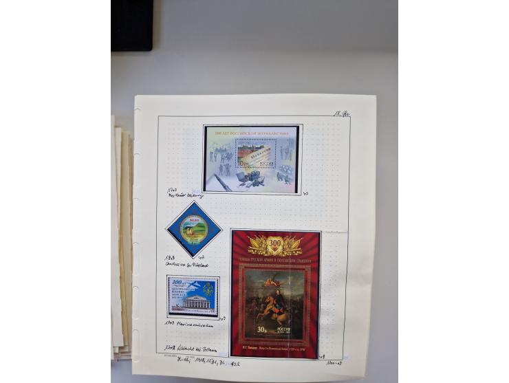 Eastern Europe: 1918/2021, extensive mint never hinged worldwide collection with many thematic stamps and souvenir sheets on 