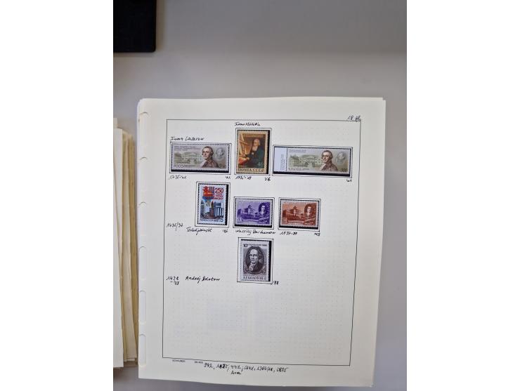 Eastern Europe: 1918/2021, extensive mint never hinged worldwide collection with many thematic stamps and souvenir sheets on 