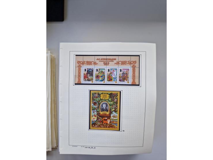 Eastern Europe: 1918/2021, extensive mint never hinged worldwide collection with many thematic stamps and souvenir sheets on 