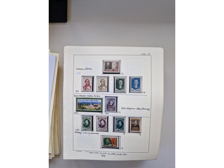 Eastern Europe: 1918/2021, extensive mint never hinged worldwide collection with many thematic stamps and souvenir sheets on 