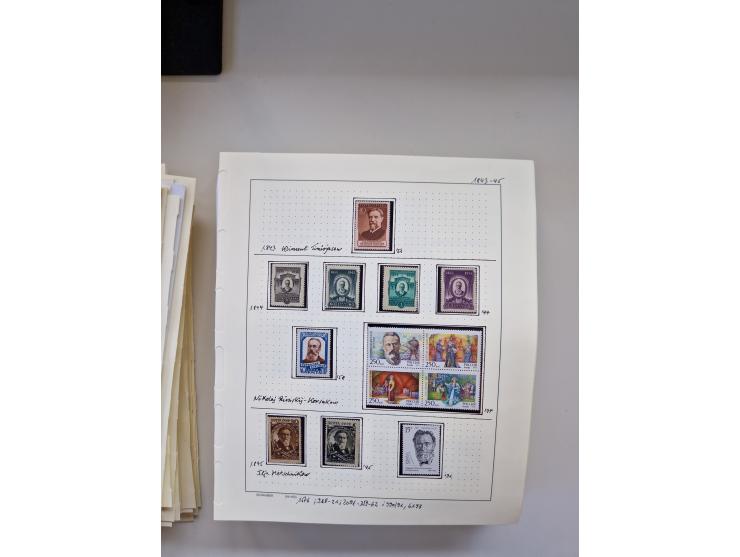 Eastern Europe: 1918/2021, extensive mint never hinged worldwide collection with many thematic stamps and souvenir sheets on 