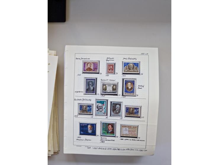 Eastern Europe: 1918/2021, extensive mint never hinged worldwide collection with many thematic stamps and souvenir sheets on 