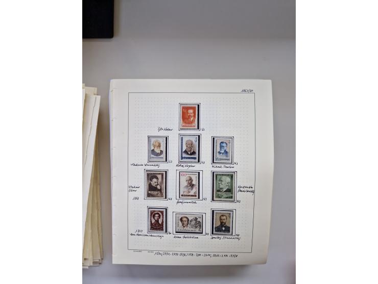 Eastern Europe: 1918/2021, extensive mint never hinged worldwide collection with many thematic stamps and souvenir sheets on 