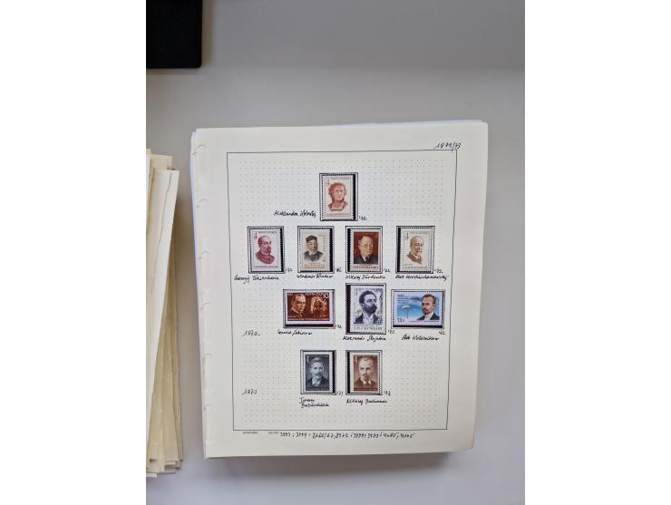 Eastern Europe: 1918/2021, extensive mint never hinged worldwide collection with many thematic stamps and souvenir sheets on 