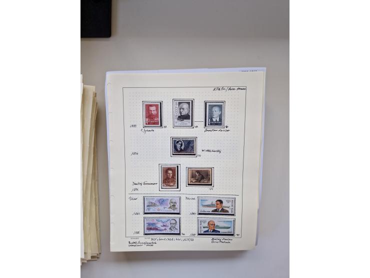 Eastern Europe: 1918/2021, extensive mint never hinged worldwide collection with many thematic stamps and souvenir sheets on 