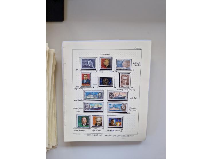 Eastern Europe: 1918/2021, extensive mint never hinged worldwide collection with many thematic stamps and souvenir sheets on 