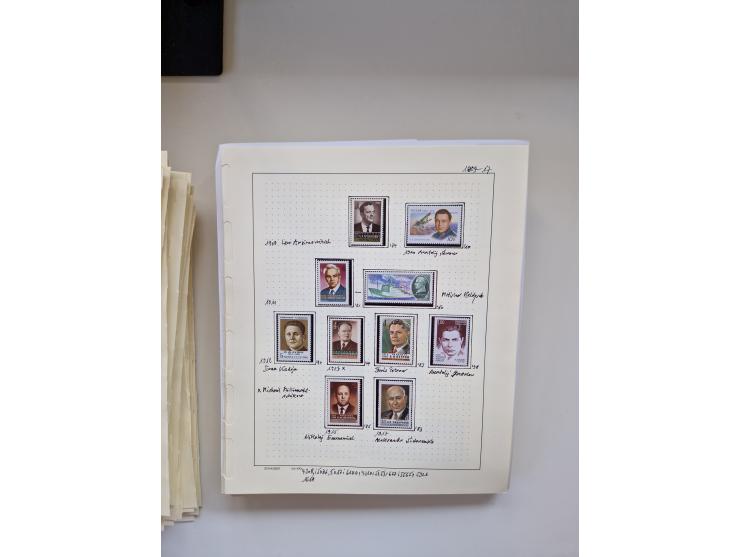 Eastern Europe: 1918/2021, extensive mint never hinged worldwide collection with many thematic stamps and souvenir sheets on 