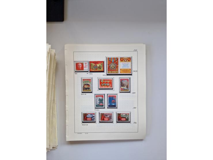 Eastern Europe: 1918/2021, extensive mint never hinged worldwide collection with many thematic stamps and souvenir sheets on 