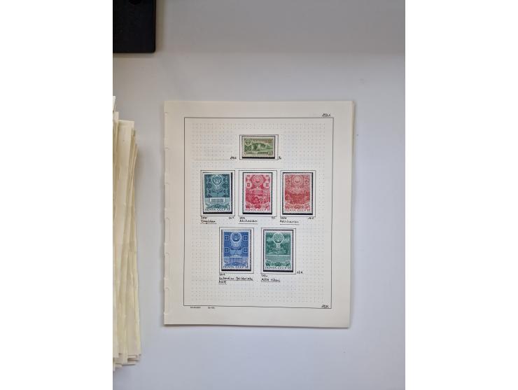 Eastern Europe: 1918/2021, extensive mint never hinged worldwide collection with many thematic stamps and souvenir sheets on 