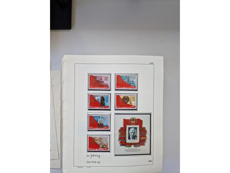 Eastern Europe: 1918/2021, extensive mint never hinged worldwide collection with many thematic stamps and souvenir sheets on 