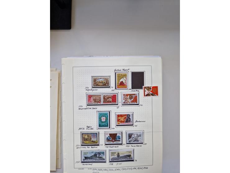 Eastern Europe: 1918/2021, extensive mint never hinged worldwide collection with many thematic stamps and souvenir sheets on 