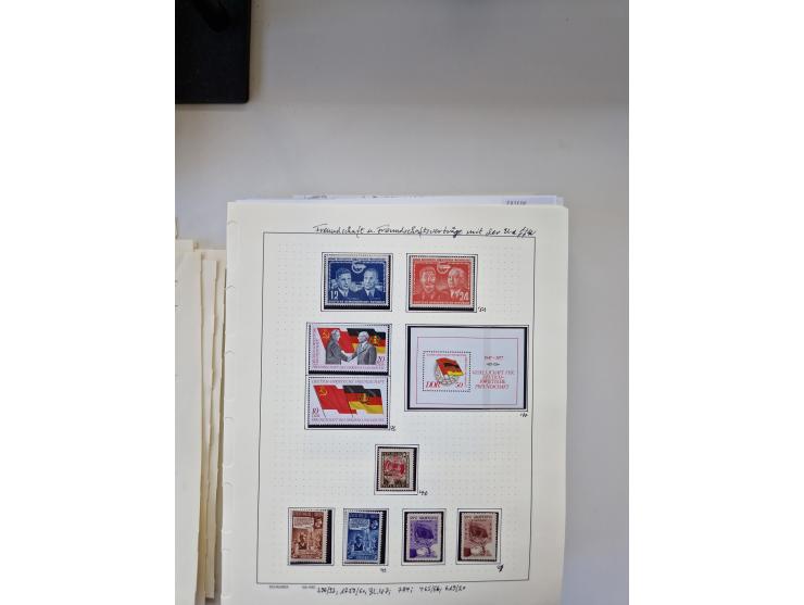 Eastern Europe: 1918/2021, extensive mint never hinged worldwide collection with many thematic stamps and souvenir sheets on 