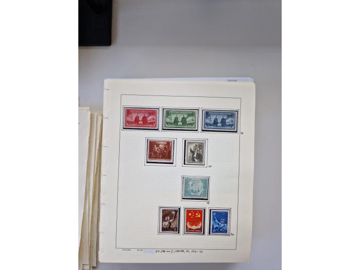 Eastern Europe: 1918/2021, extensive mint never hinged worldwide collection with many thematic stamps and souvenir sheets on 