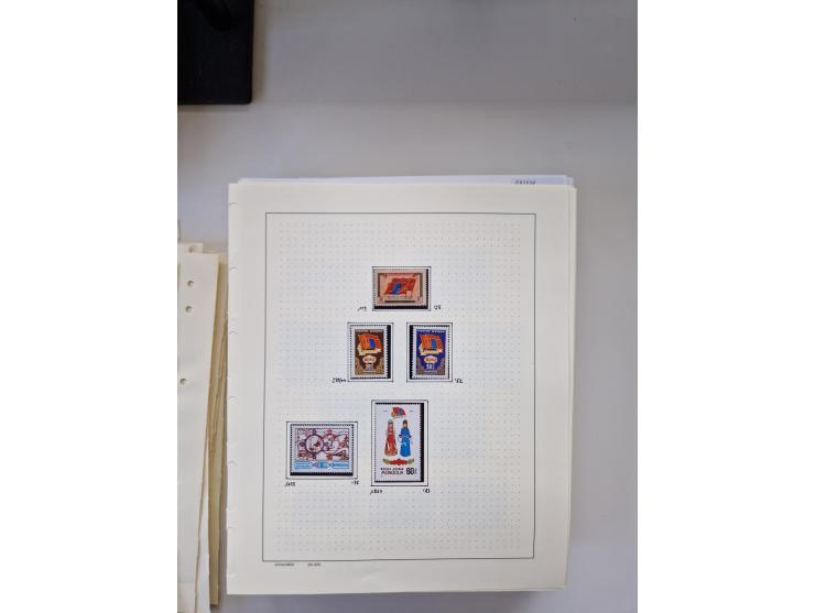 Eastern Europe: 1918/2021, extensive mint never hinged worldwide collection with many thematic stamps and souvenir sheets on 