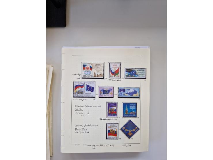 Eastern Europe: 1918/2021, extensive mint never hinged worldwide collection with many thematic stamps and souvenir sheets on 