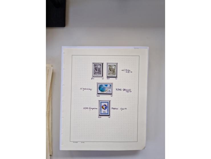 Eastern Europe: 1918/2021, extensive mint never hinged worldwide collection with many thematic stamps and souvenir sheets on 