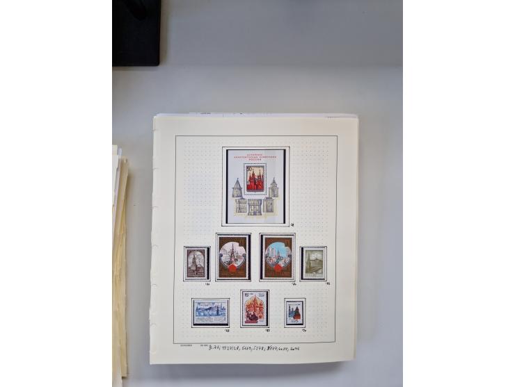 Eastern Europe: 1918/2021, extensive mint never hinged worldwide collection with many thematic stamps and souvenir sheets on 