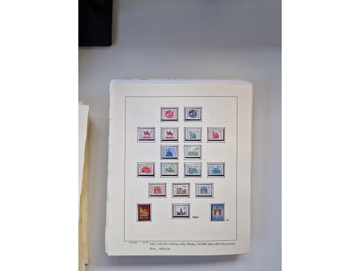 Eastern Europe: 1918/2021, extensive mint never hinged worldwide collection with many thematic stamps and souvenir sheets on 