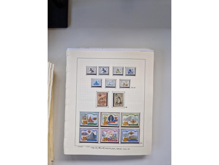 Eastern Europe: 1918/2021, extensive mint never hinged worldwide collection with many thematic stamps and souvenir sheets on 