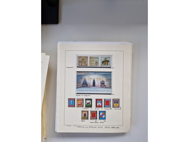 Eastern Europe: 1918/2021, extensive mint never hinged worldwide collection with many thematic stamps and souvenir sheets on 