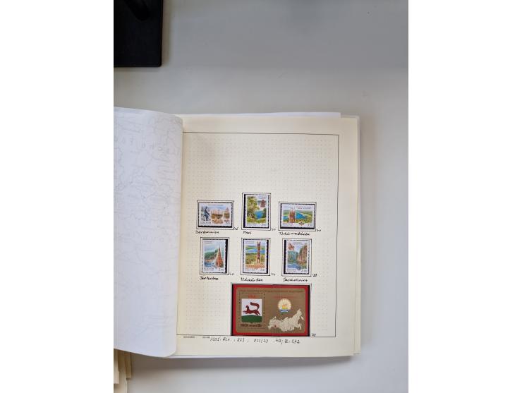 Eastern Europe: 1918/2021, extensive mint never hinged worldwide collection with many thematic stamps and souvenir sheets on 