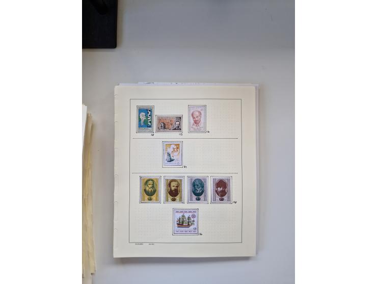 Eastern Europe: 1918/2021, extensive mint never hinged worldwide collection with many thematic stamps and souvenir sheets on 