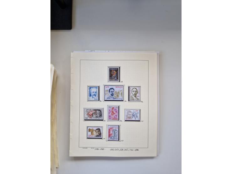 Eastern Europe: 1918/2021, extensive mint never hinged worldwide collection with many thematic stamps and souvenir sheets on 