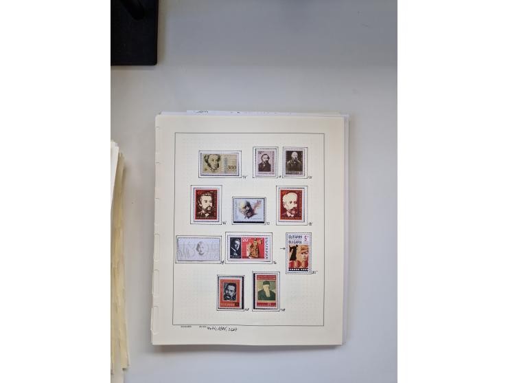 Eastern Europe: 1918/2021, extensive mint never hinged worldwide collection with many thematic stamps and souvenir sheets on 