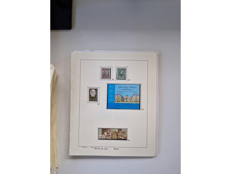 Eastern Europe: 1918/2021, extensive mint never hinged worldwide collection with many thematic stamps and souvenir sheets on 