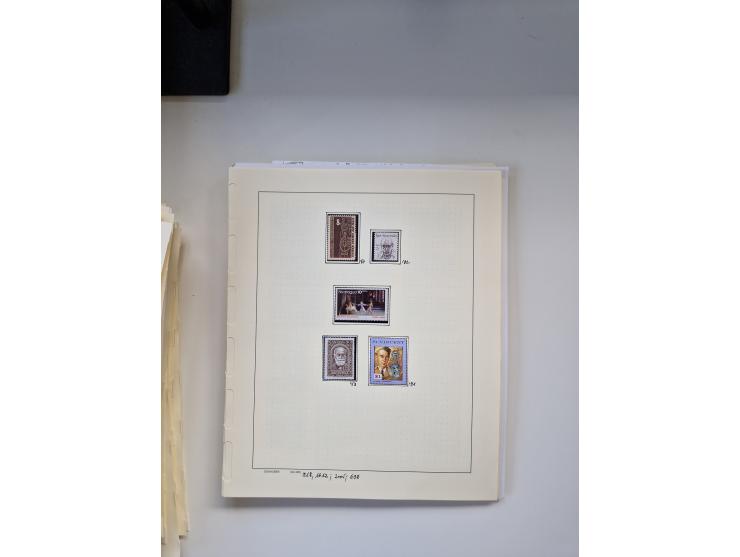 Eastern Europe: 1918/2021, extensive mint never hinged worldwide collection with many thematic stamps and souvenir sheets on 