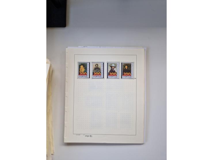 Eastern Europe: 1918/2021, extensive mint never hinged worldwide collection with many thematic stamps and souvenir sheets on 