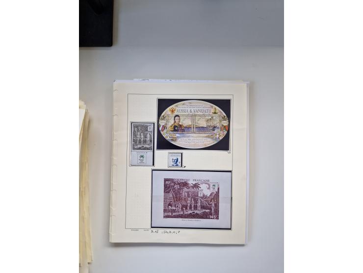 Eastern Europe: 1918/2021, extensive mint never hinged worldwide collection with many thematic stamps and souvenir sheets on 