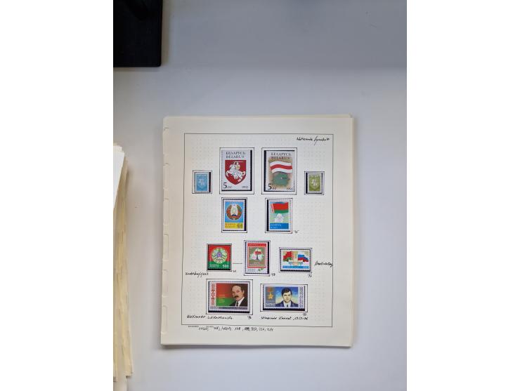 Eastern Europe: 1918/2021, extensive mint never hinged worldwide collection with many thematic stamps and souvenir sheets on 