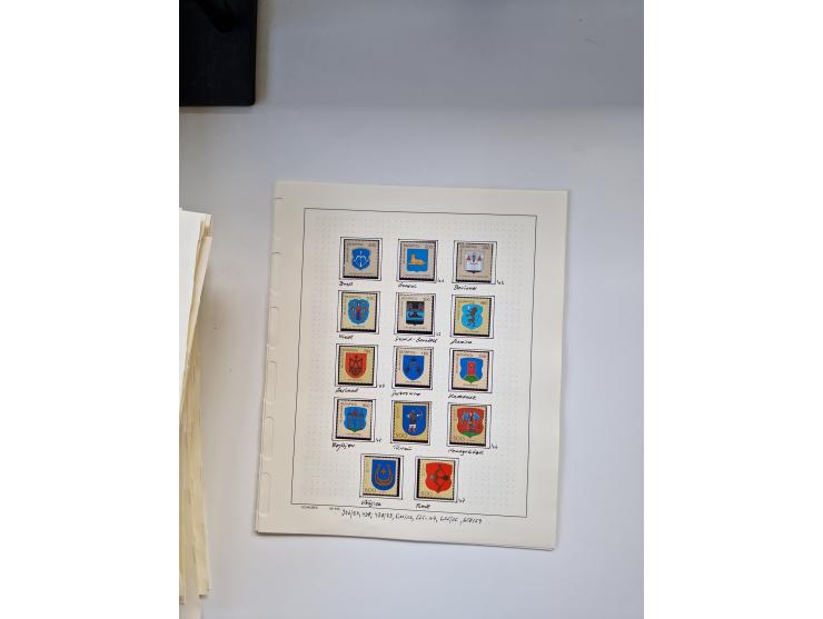 Eastern Europe: 1918/2021, extensive mint never hinged worldwide collection with many thematic stamps and souvenir sheets on 