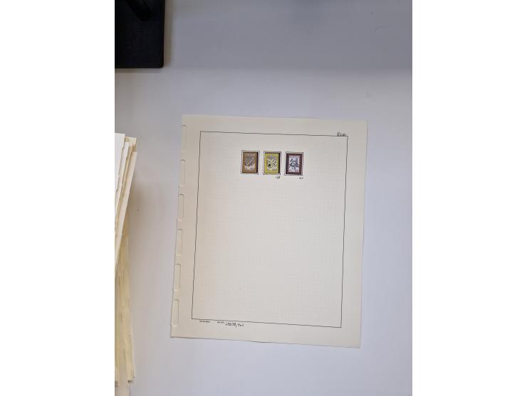 Eastern Europe: 1918/2021, extensive mint never hinged worldwide collection with many thematic stamps and souvenir sheets on 