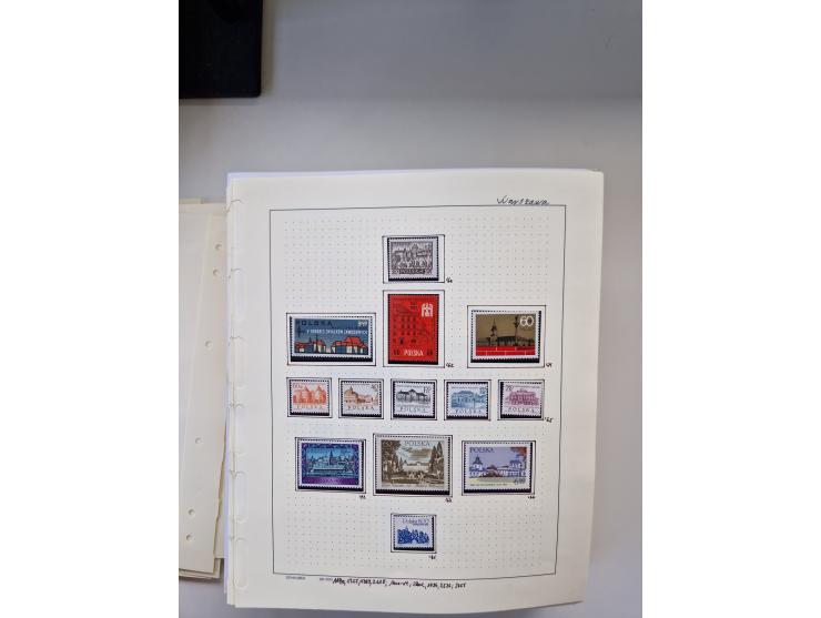 Eastern Europe: 1918/2021, extensive mint never hinged worldwide collection with many thematic stamps and souvenir sheets on 