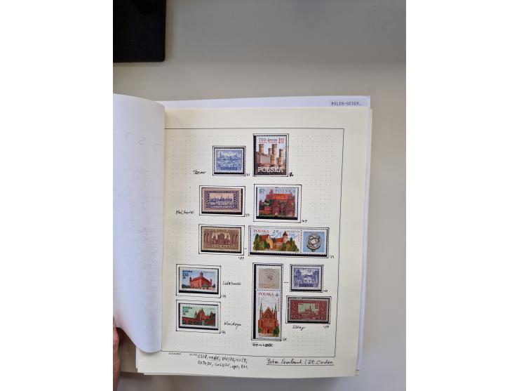 Eastern Europe: 1918/2021, extensive mint never hinged worldwide collection with many thematic stamps and souvenir sheets on 